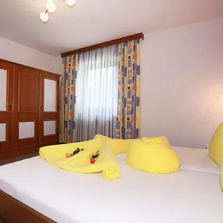 Miramonte-1 By Interhome Appartement